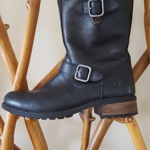 UGG W Chaney moto BOOTS, SHERPA FUR AND BUCKLES